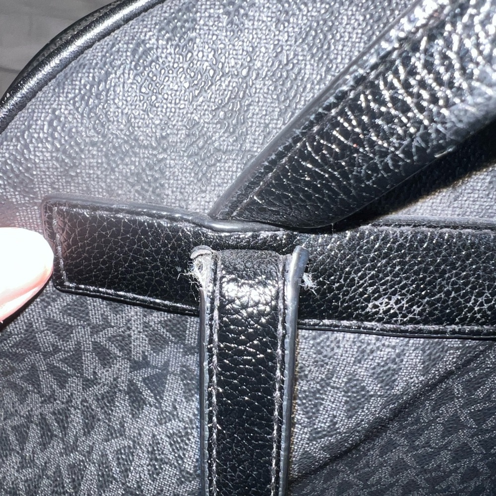 Sheila Medium Signature Logo Backpack - Picture 9 of 13